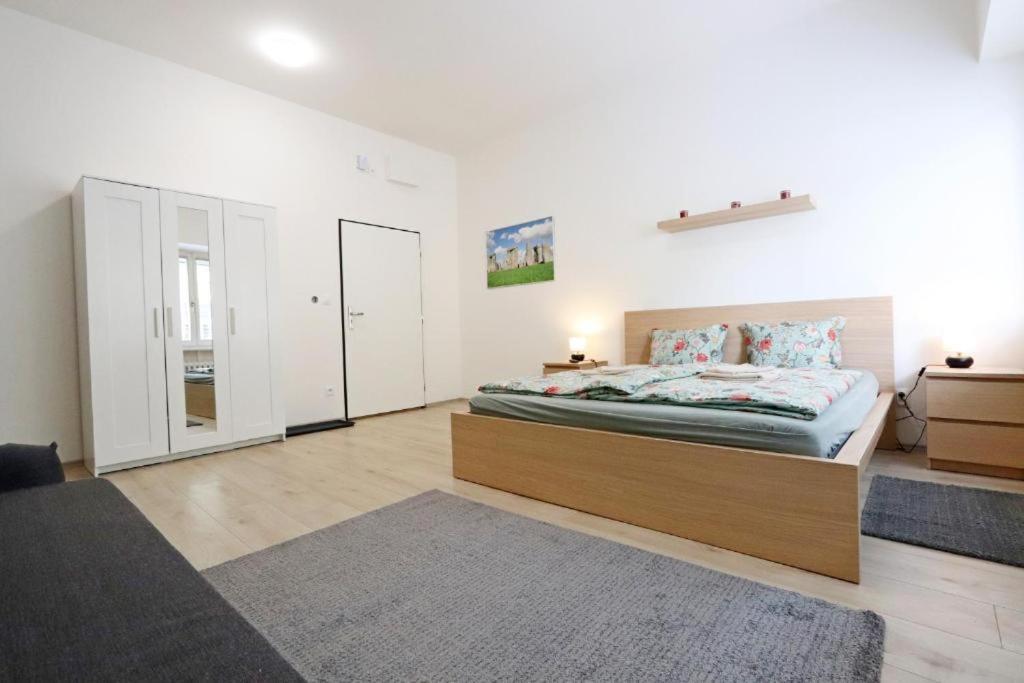 City Center Apartments - Moderna Brno Rimske Namesti IV Екстериор снимка